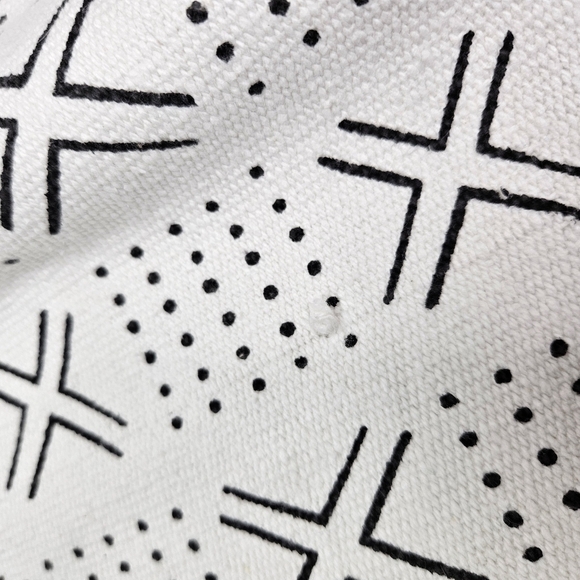 Marlo Lorenz  Mudcloth Table Runner Geometric Cotton NWT 16 x 80 Cream & Black - Picture 8 of 9